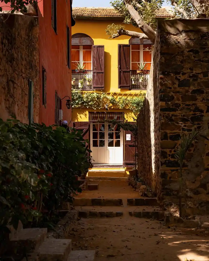 Île de Gorée — Visite guidée & traversée en ferry depuis Dakar